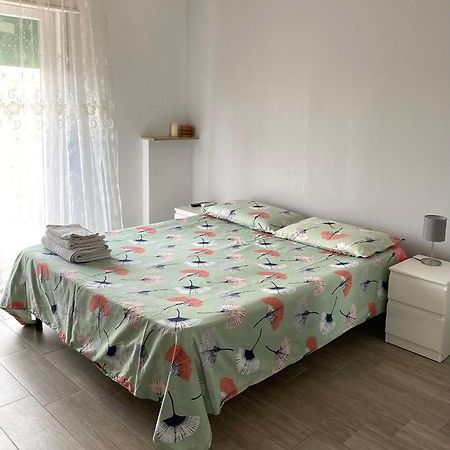 Bed and Breakfast Tres Joli Roma Esterno foto